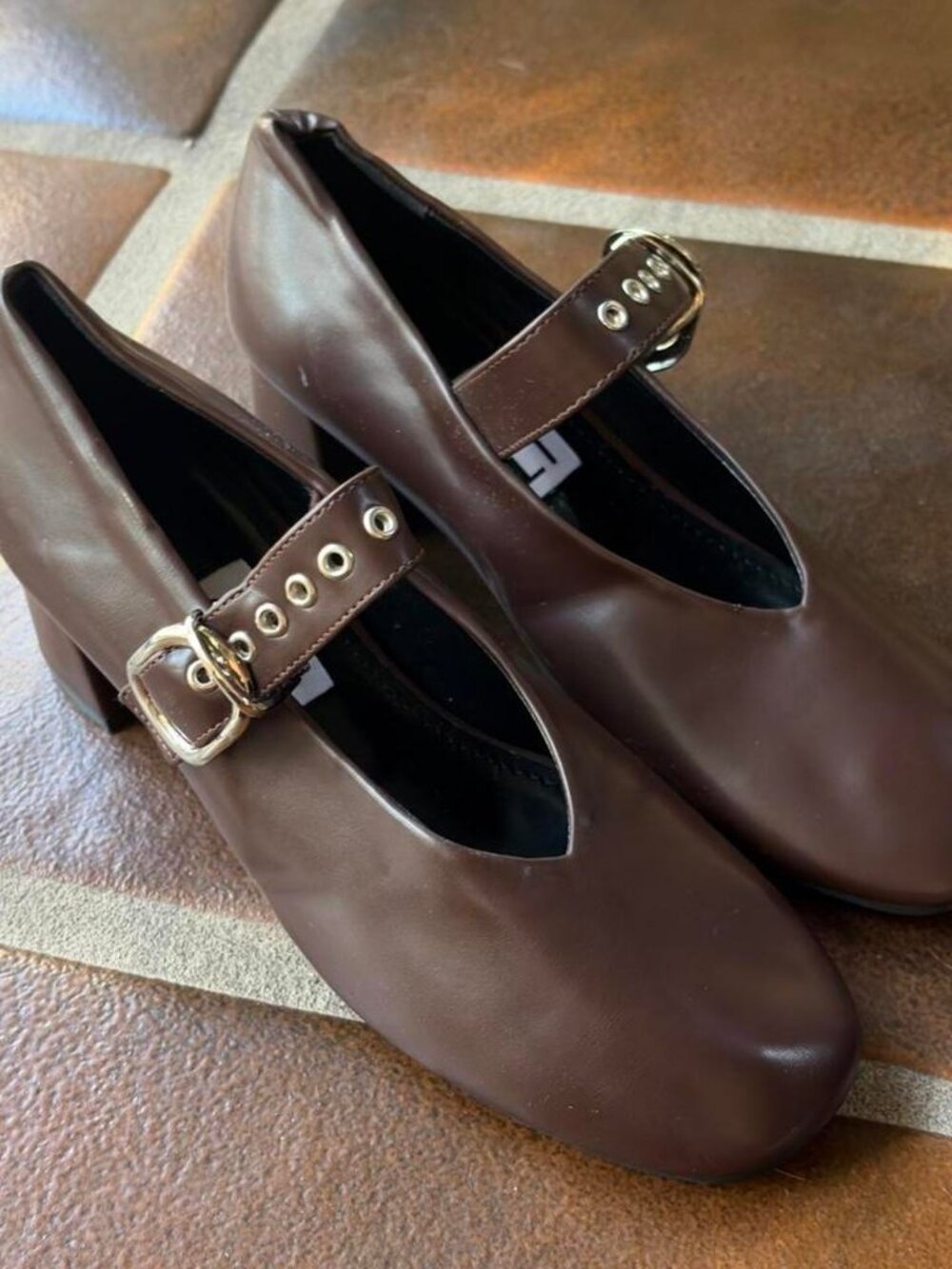 BiSEL Brown Buckle-Strap Mary Jane Block Heels KR 240